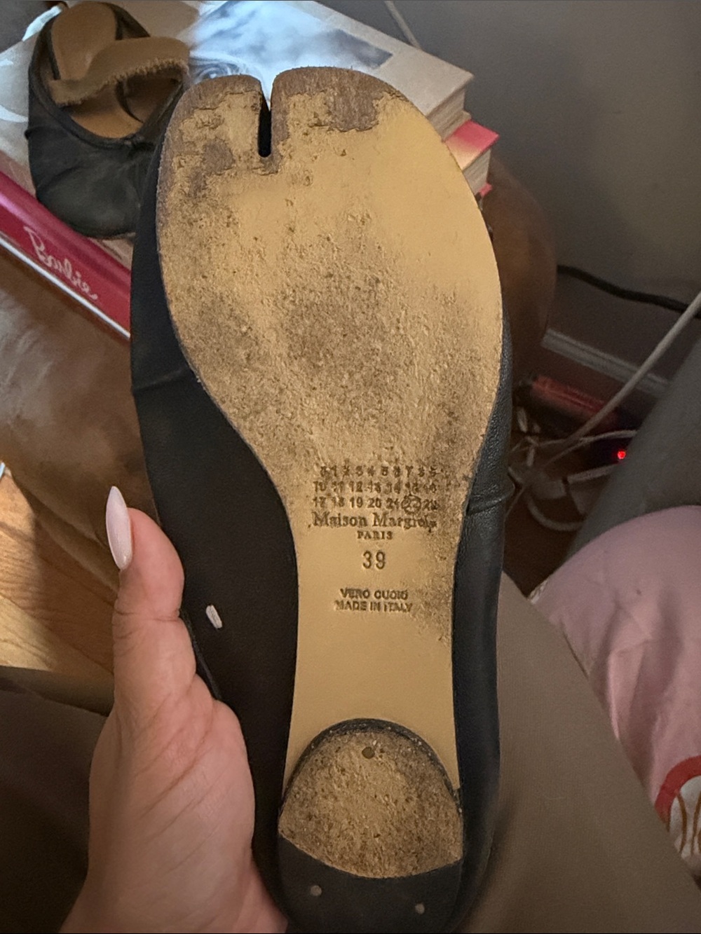 Maison Martin Margiela Black Tabi with Tan Strap - Picture 4 of 7